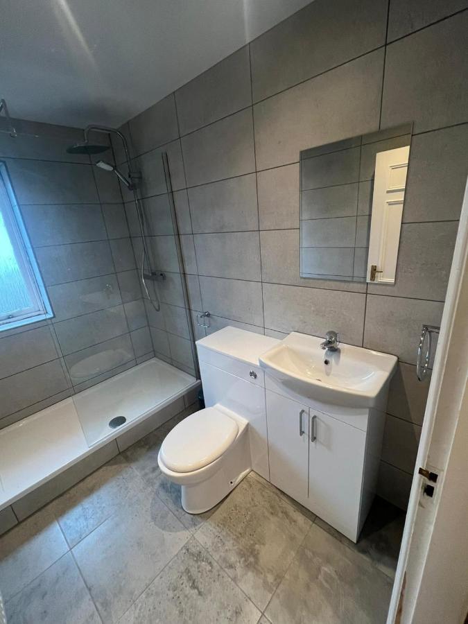 Clydebank Apartment กลาสโกว์ ภายนอก รูปภาพ
