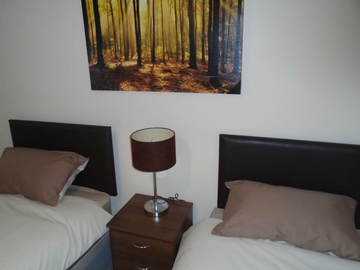 Clydebank Apartment กลาสโกว์ ภายนอก รูปภาพ